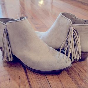 Never worn gray ankle boots with fringe